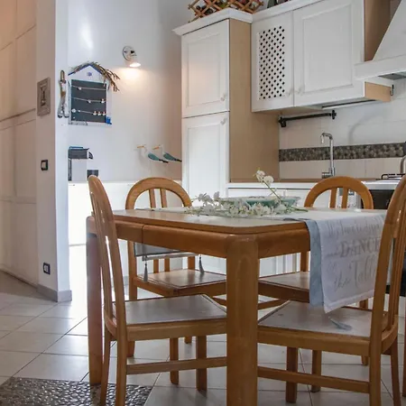 Blue Marine - Trilocale Con Smart Tv, Wifi Gratuito, Aria Condizionata, Ideale Per Famiglie *