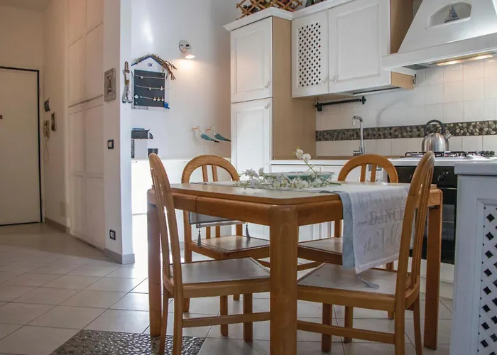 Blue Marine - Trilocale Con Smart Tv, Wifi Gratuito, Aria Condizionata, Ideale Per Famiglie *